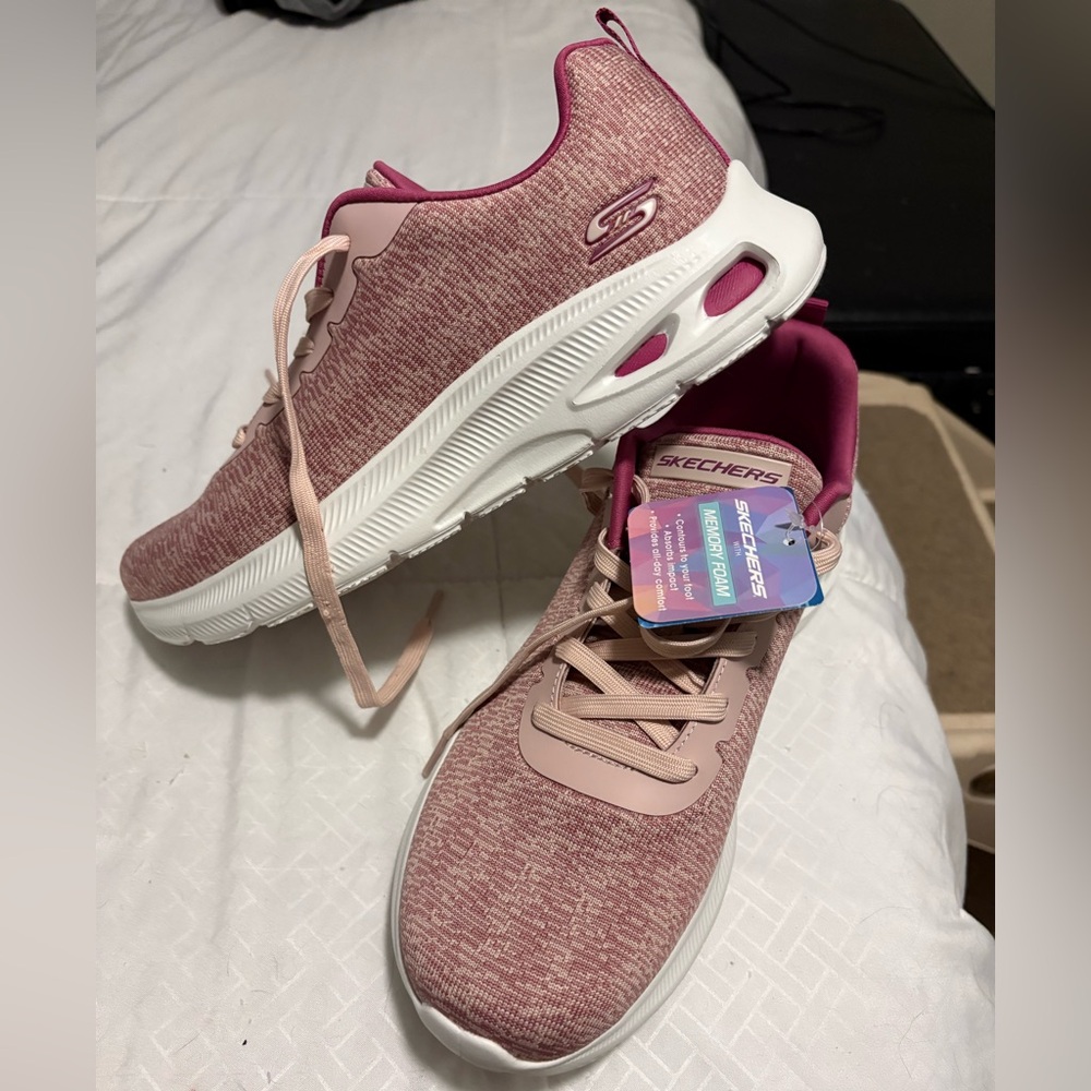 NWT Skechers mauve  lightweight sneakers
No offers - Picture 10 of 10